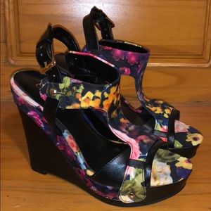 Floral Guess heels